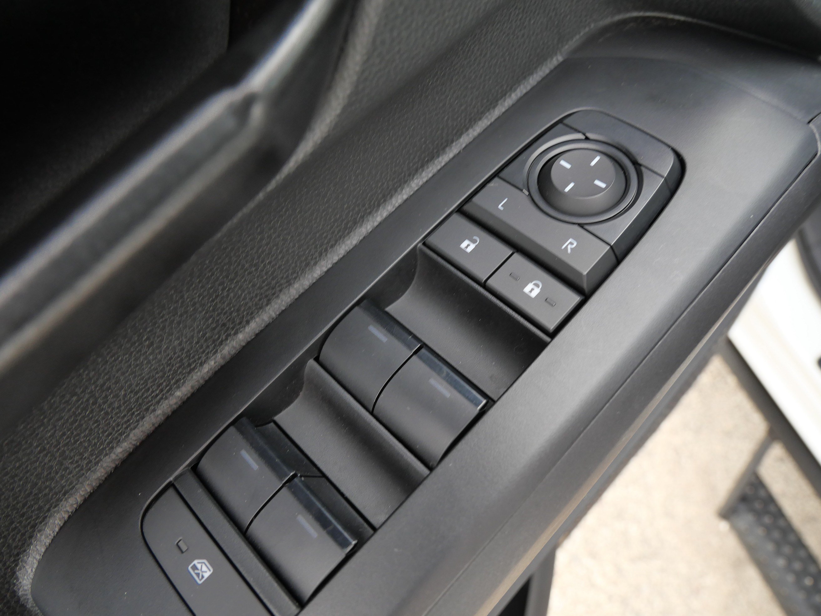 Certified 2024 Toyota Tacoma SR5 AWD/4WD image 20
