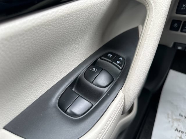 Used 2022 Nissan Rogue Sport SL AWD/4WD image 25