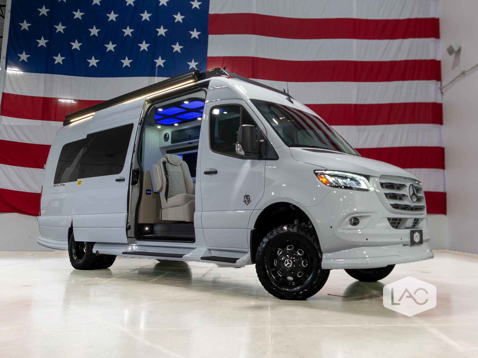 Used 2025 Mercedes-Benz Sprinter 3500 image 2