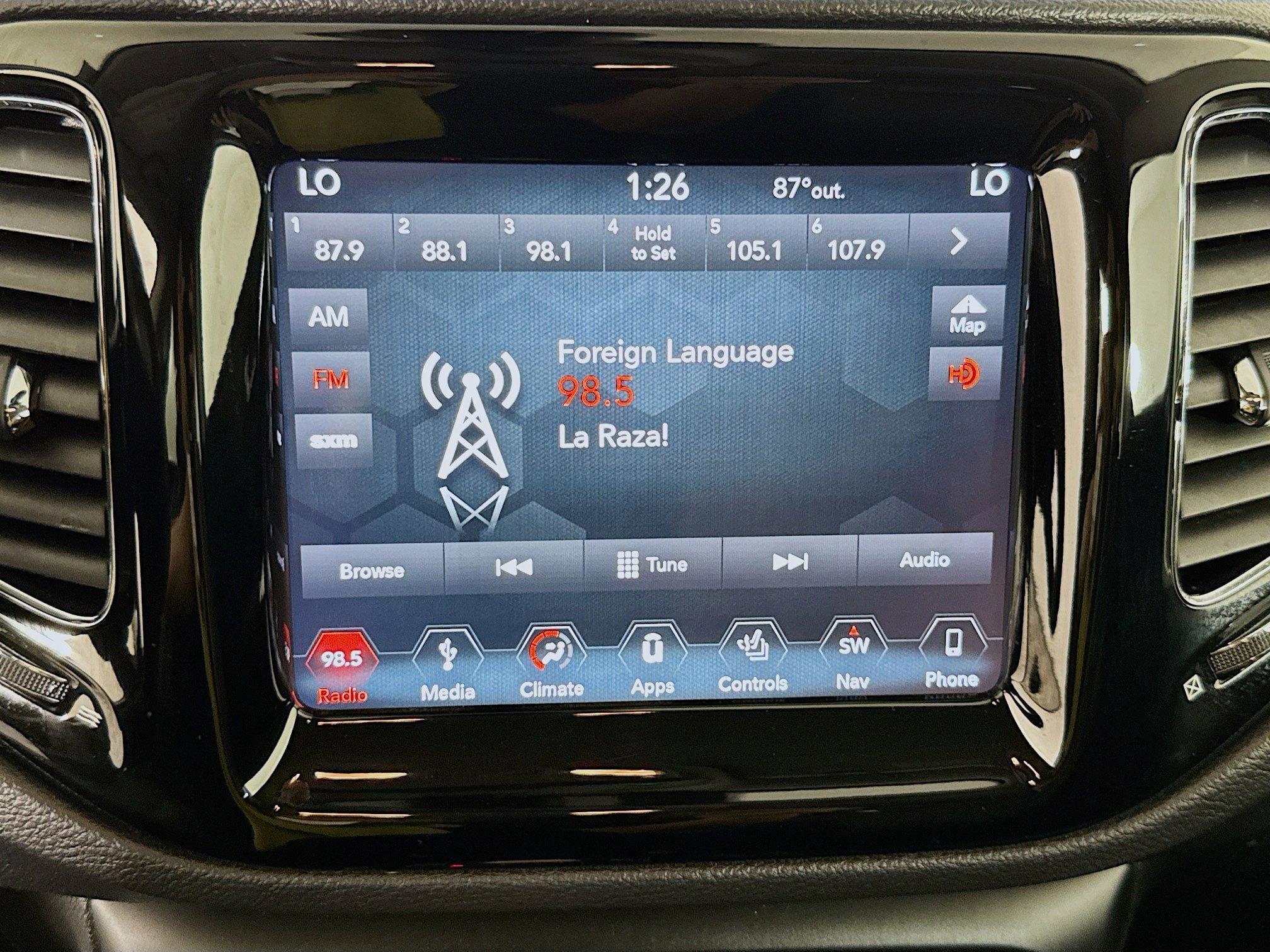 Used 2018 Jeep Compass Limited w/ Navigation Group FWD image 17