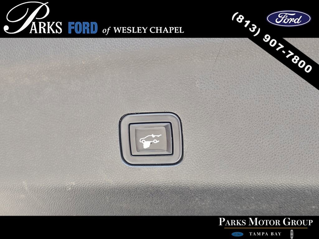 Used 2022 Chevrolet Tahoe RST w/ Luxury Package RWD image 9