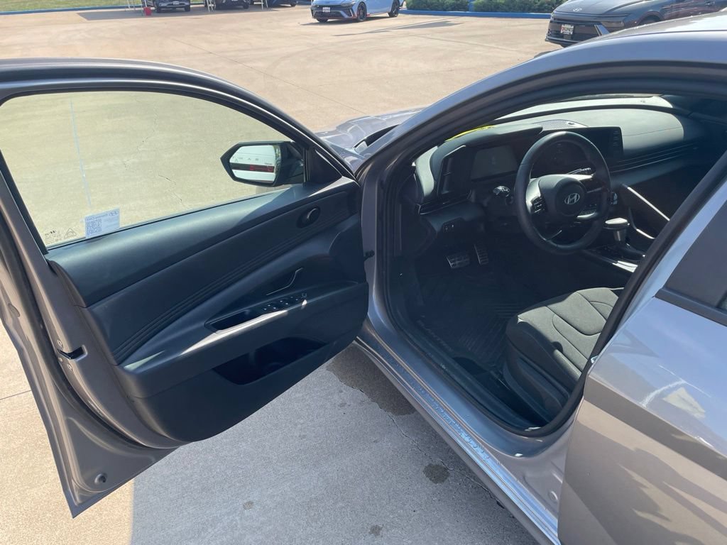 Used 2025 Hyundai Elantra Sport w/ Cargo Package FWD image 12