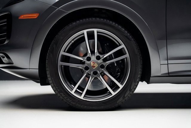 Used 2023 Porsche Cayenne Turbo image 6