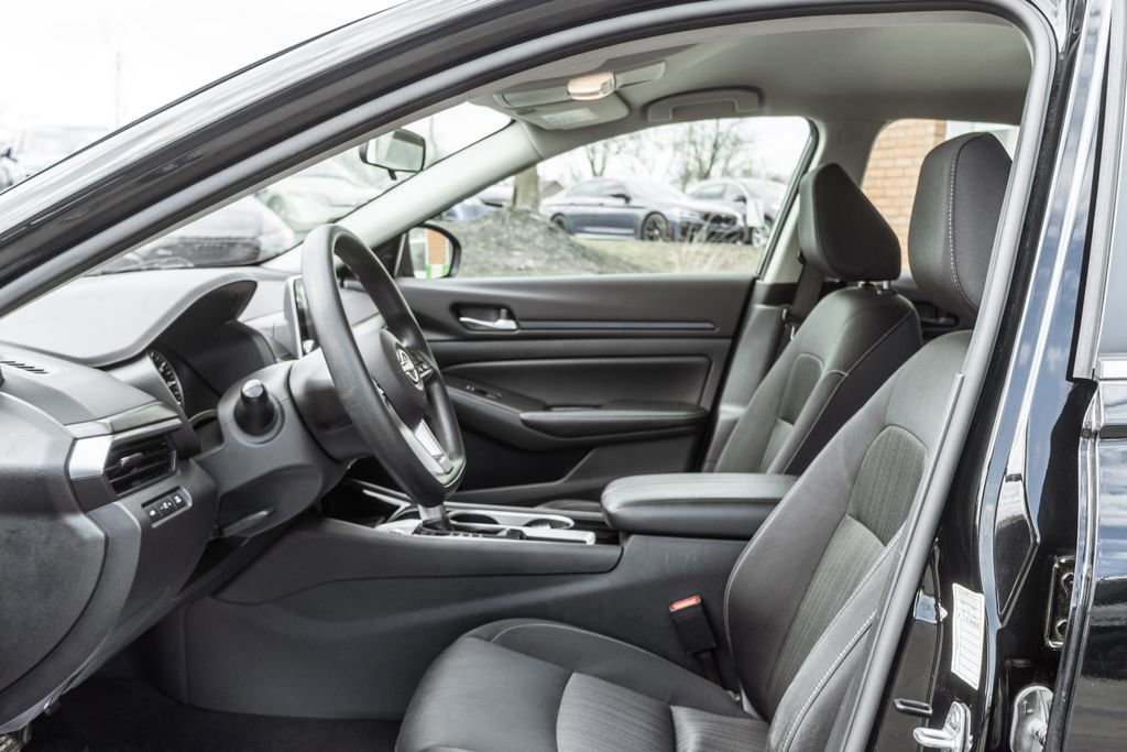 Used 2024 Nissan Altima 2.5 SV image 22