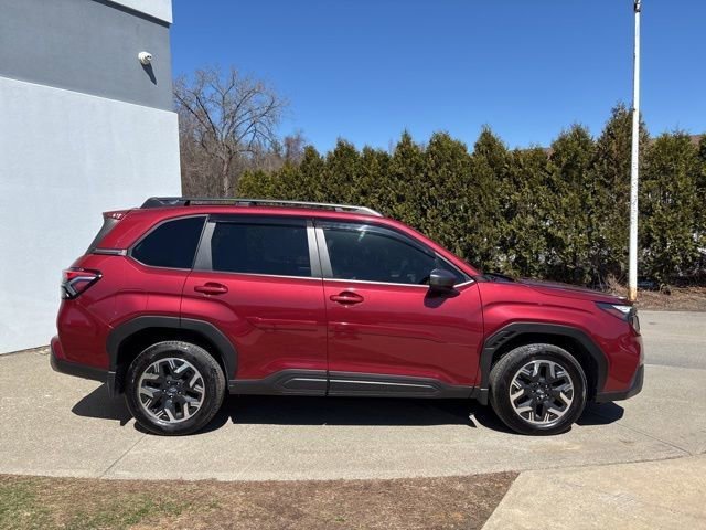 Used 2025 Subaru Forester Premium AWD/4WD image 2
