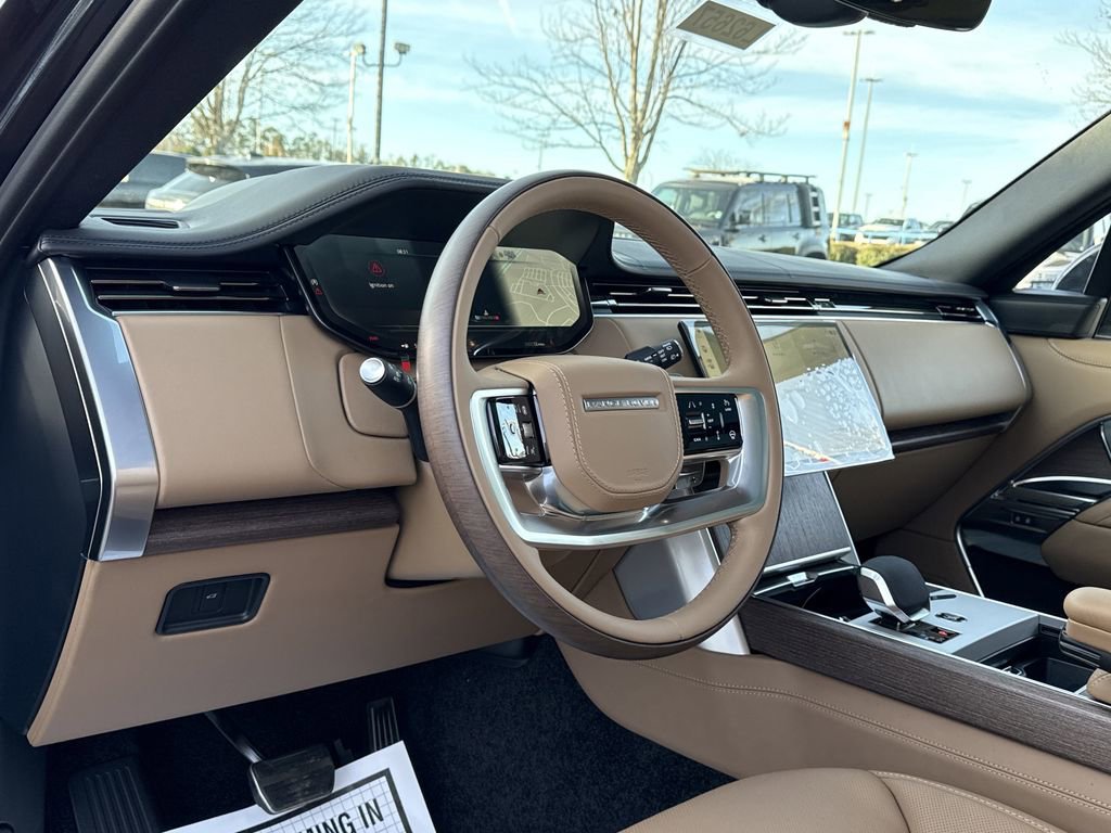 New 2026 Land Rover Range Rover Long Wheelbase SE image 10