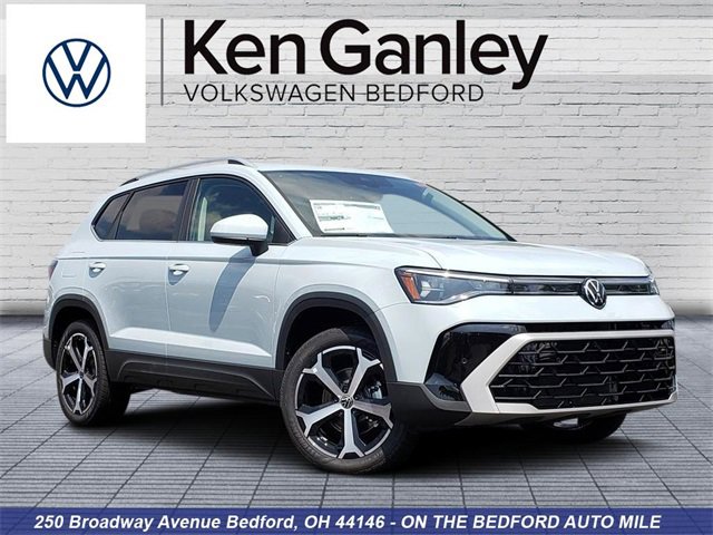 New 2025 Volkswagen Taos SEL image 1