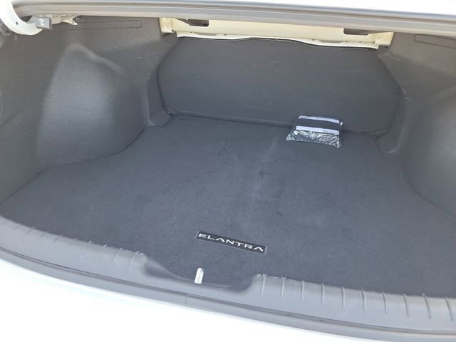 Certified 2025 Hyundai Elantra Blue image 22