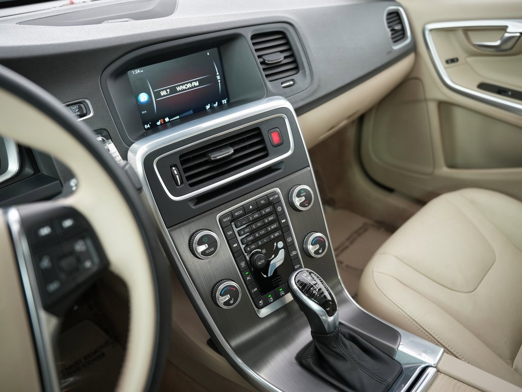 Used 2015 Volvo S60 T5 Platinum image 18