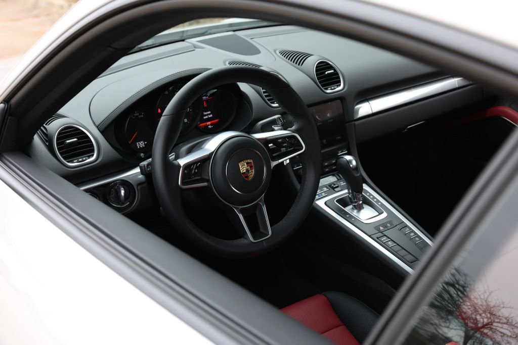 Used 2025 Porsche 718 Cayman image 27