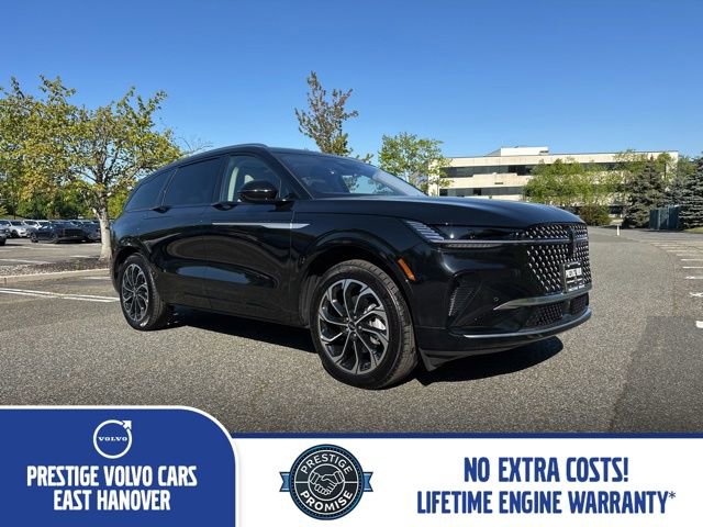 Used 2025 Lincoln Nautilus Reserve AWD/4WD image 1