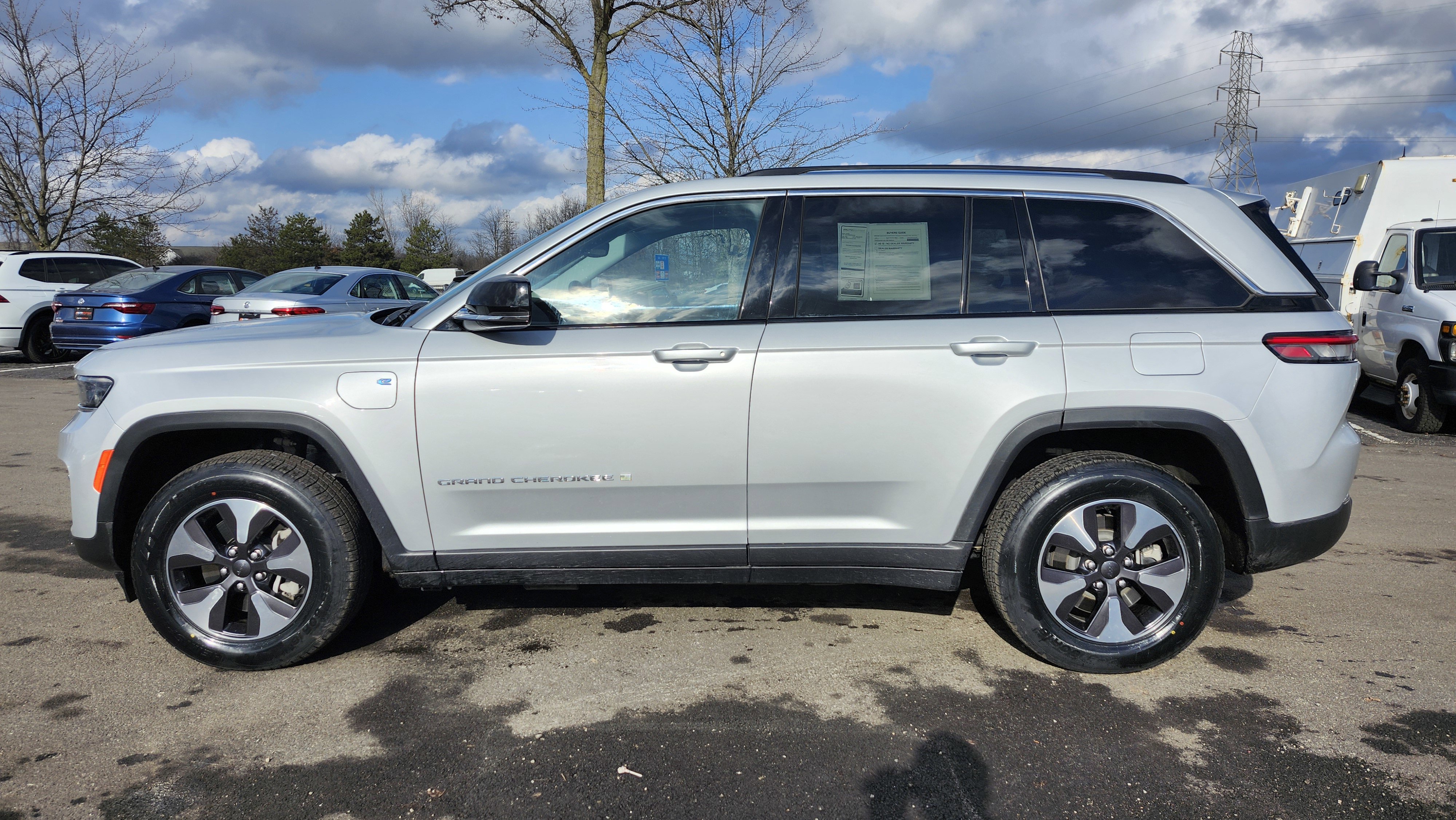 Used 2023 Jeep Grand Cherokee 4WD 4xe image 17