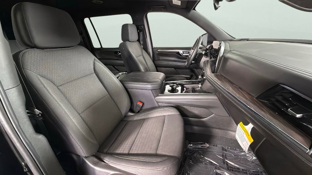 Certified 2025 Chevrolet Suburban LS image 38