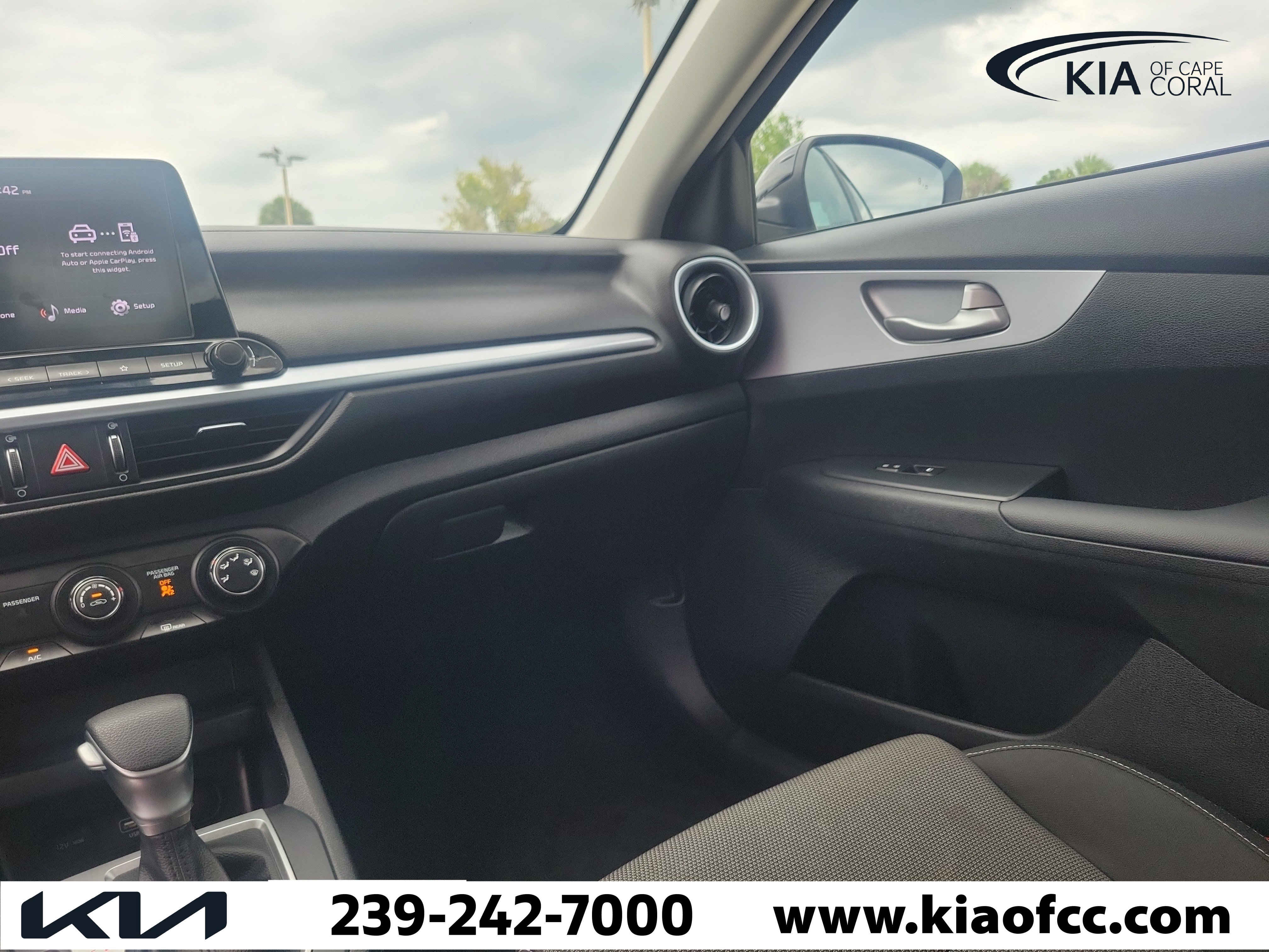 Certified 2024 Kia Forte LXS w/ LXS Technology Package FWD image 16