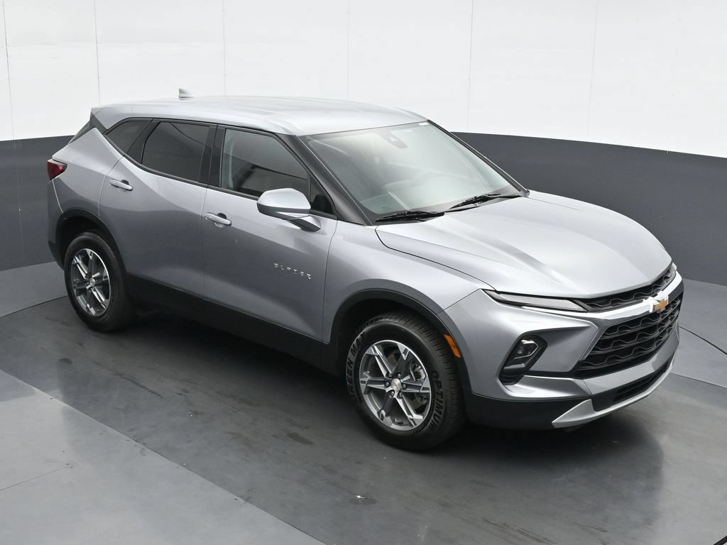 Used 2025 Chevrolet Blazer LT FWD image 24