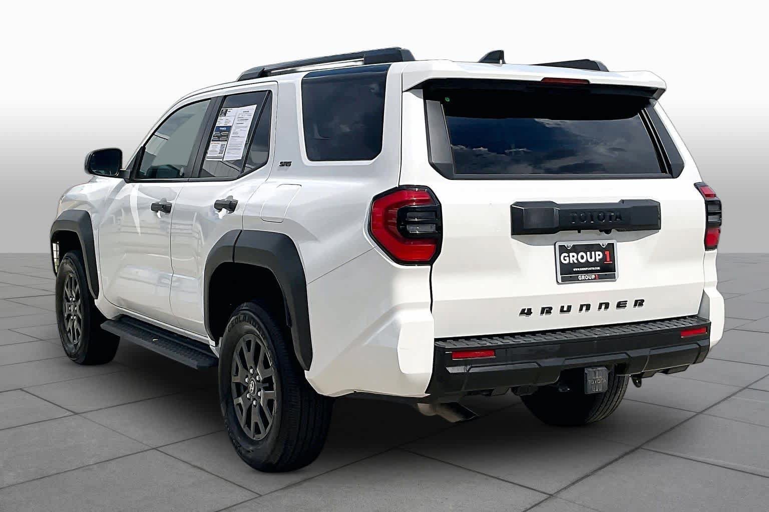 Used 2025 Toyota 4Runner SR5 AWD/4WD image 12