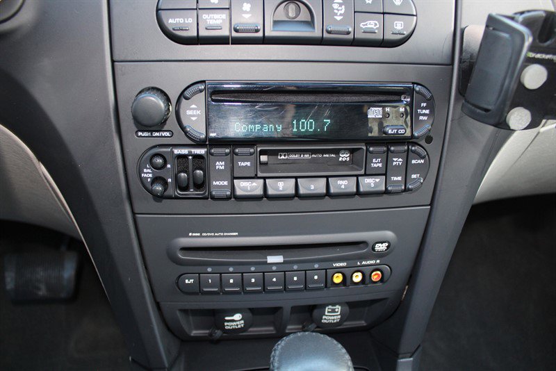 Used 2005 Chrysler Pacifica Touring image 9