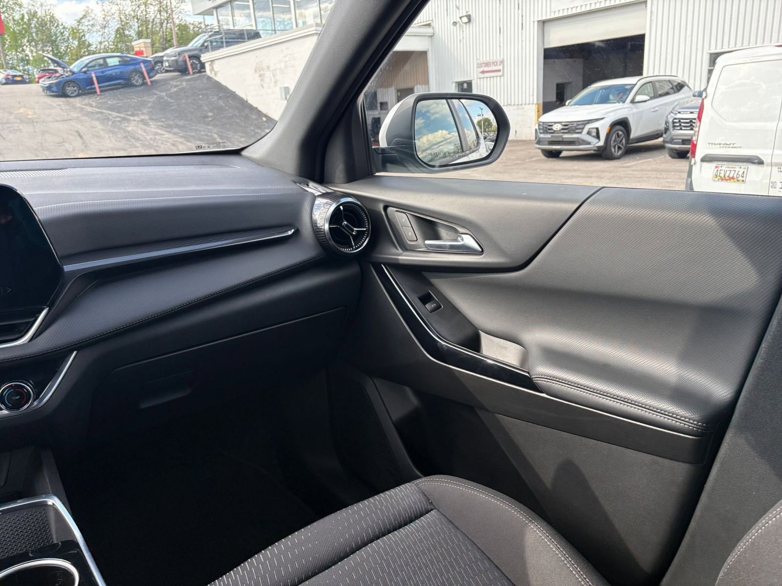 Used 2025 Chevrolet Equinox LT FWD image 35