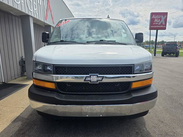 Used 2017 Chevrolet Express 3500 RWD image 4