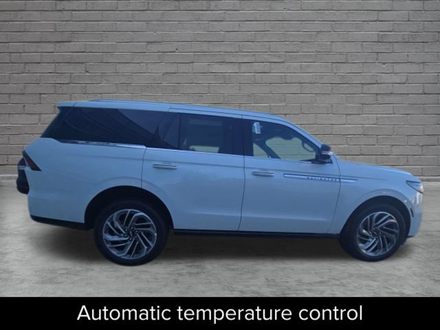 New 2027 Lincoln Navigator Reserve AWD/4WD image 7