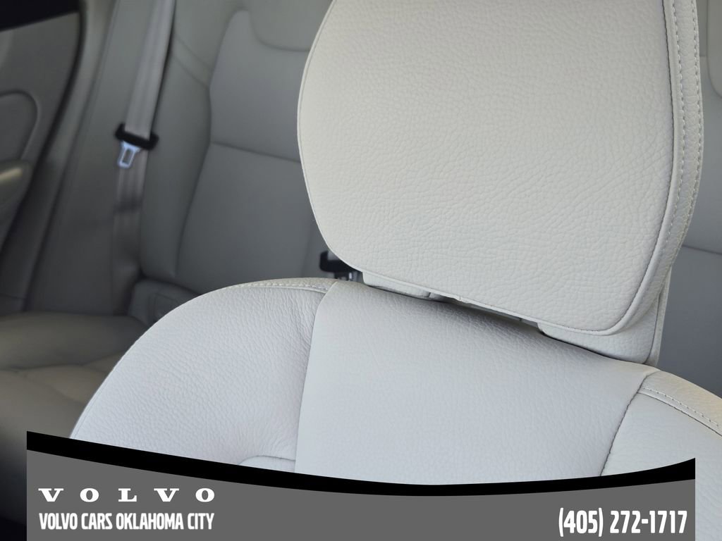 Certified 2024 Volvo XC60 B5 Plus image 14
