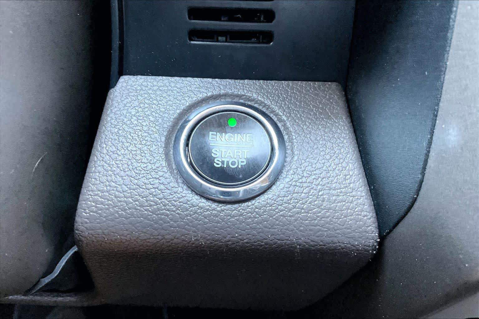 Used 2019 Ford Expedition Max XLT w/ Equipment Group 202A AWD/4WD image 33
