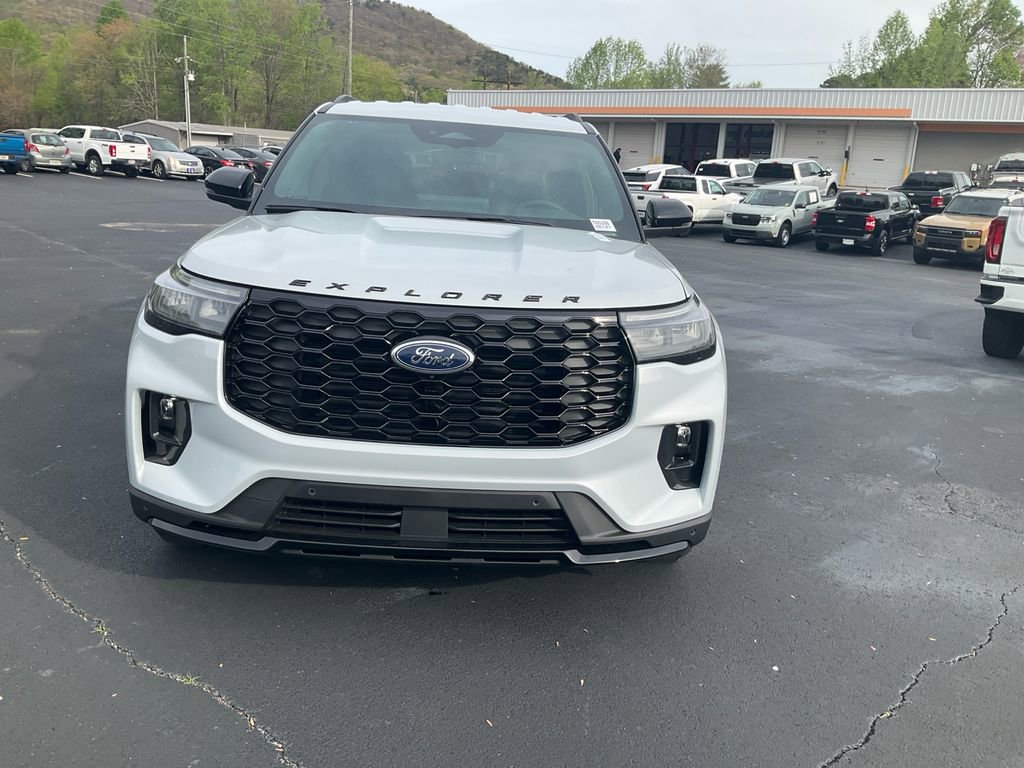 New 2026 Ford Explorer ST-Line image 2
