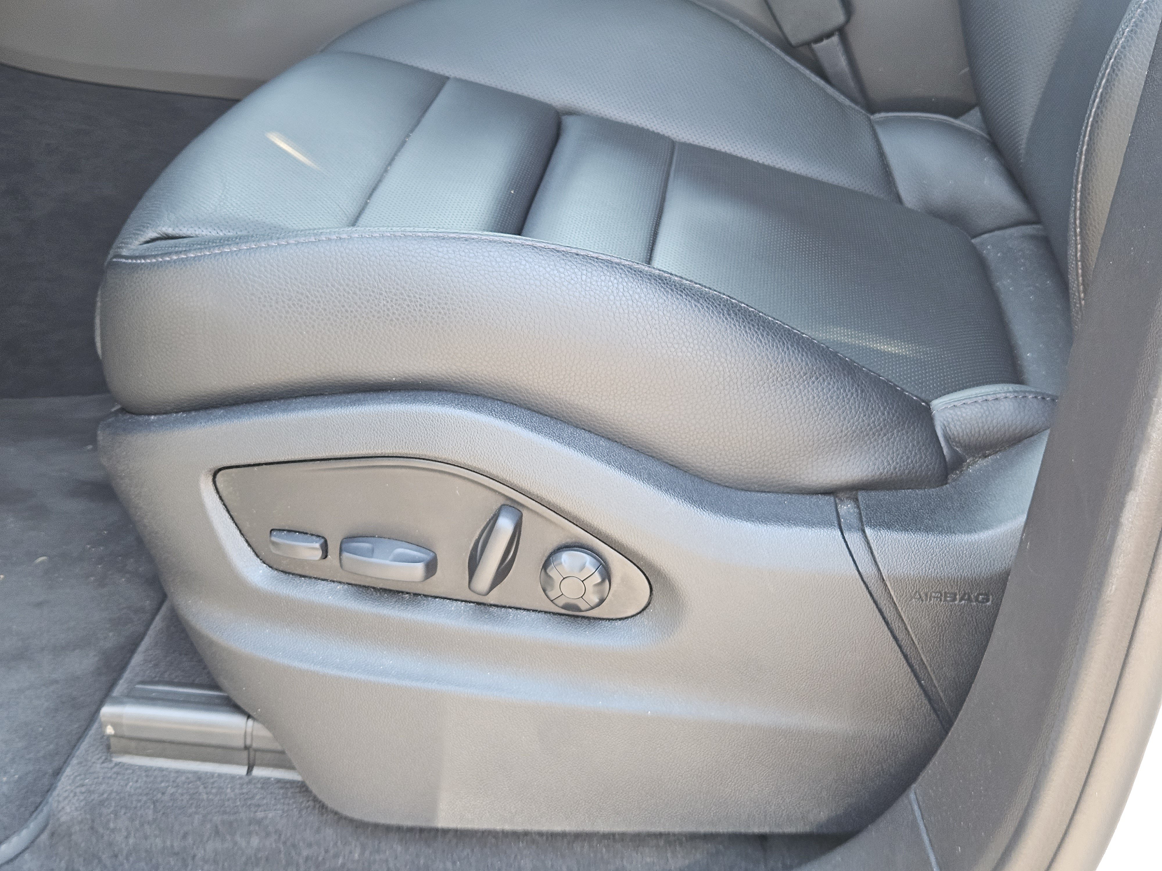 Certified 2024 Porsche Cayenne AWD/4WD image 23