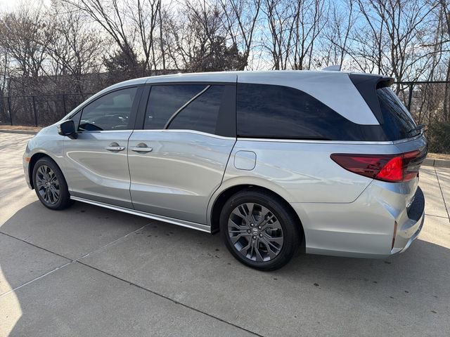 New 2026 Honda Odyssey Touring image 3