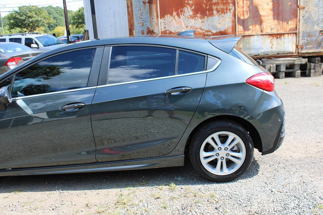 Used 2018 Chevrolet Cruze LT w/ Convenience Package image 10