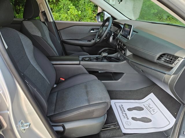Used 2023 Nissan Rogue SV AWD/4WD image 19