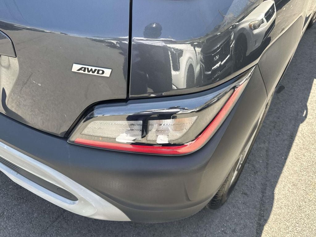 Used 2022 Hyundai Kona SE w/ Cargo Package AWD/4WD image 11