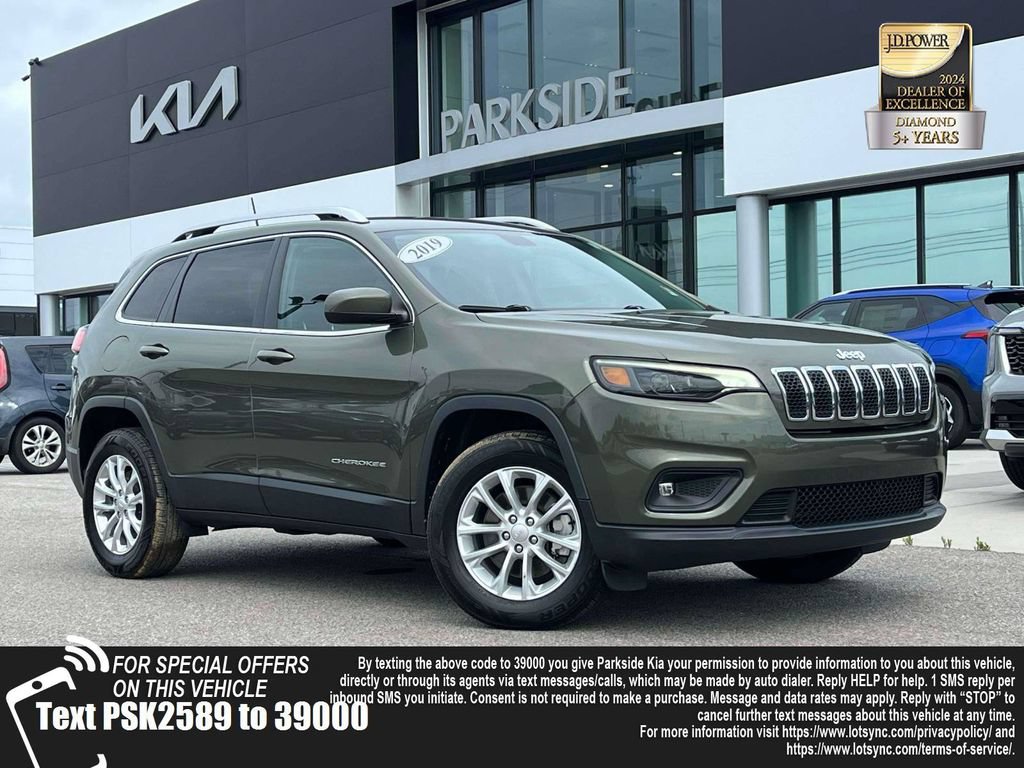 Used 2019 Jeep Cherokee Latitude w/ Popular Appearance Group AWD/4WD image 1
