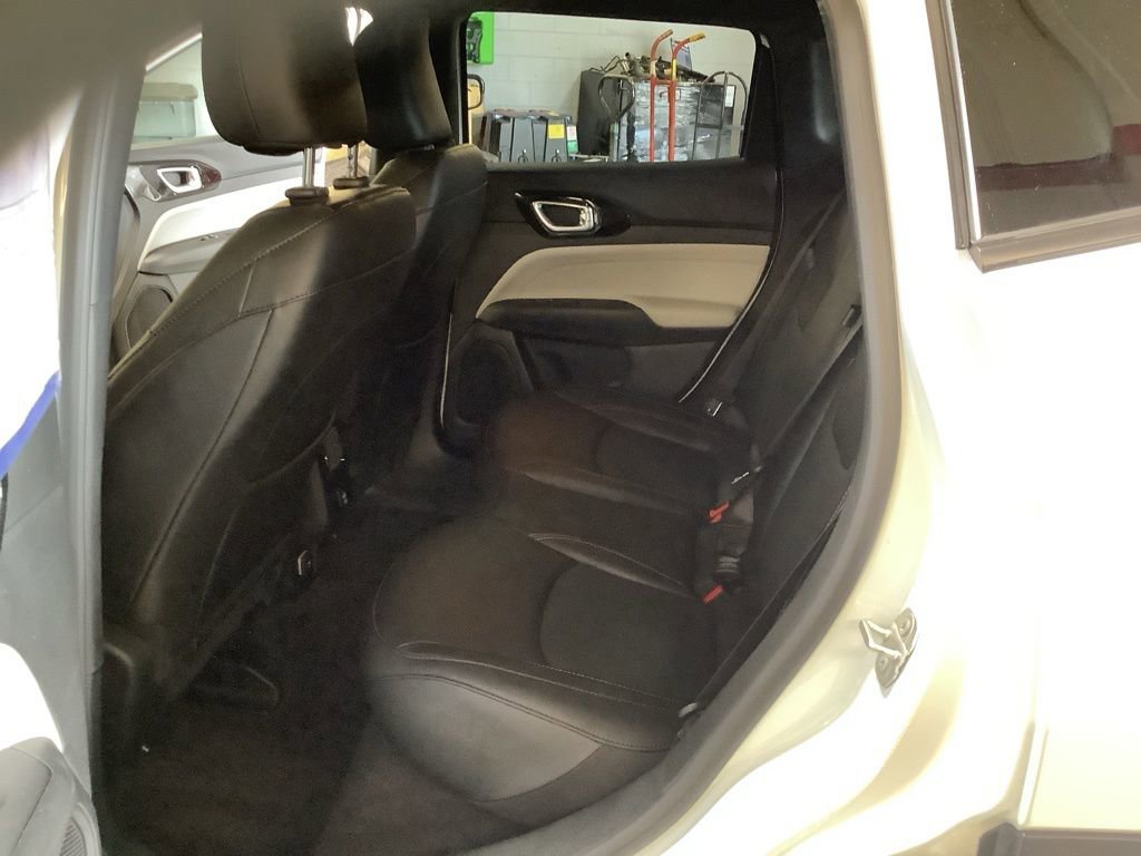 Used 2023 Jeep Compass Limited image 17