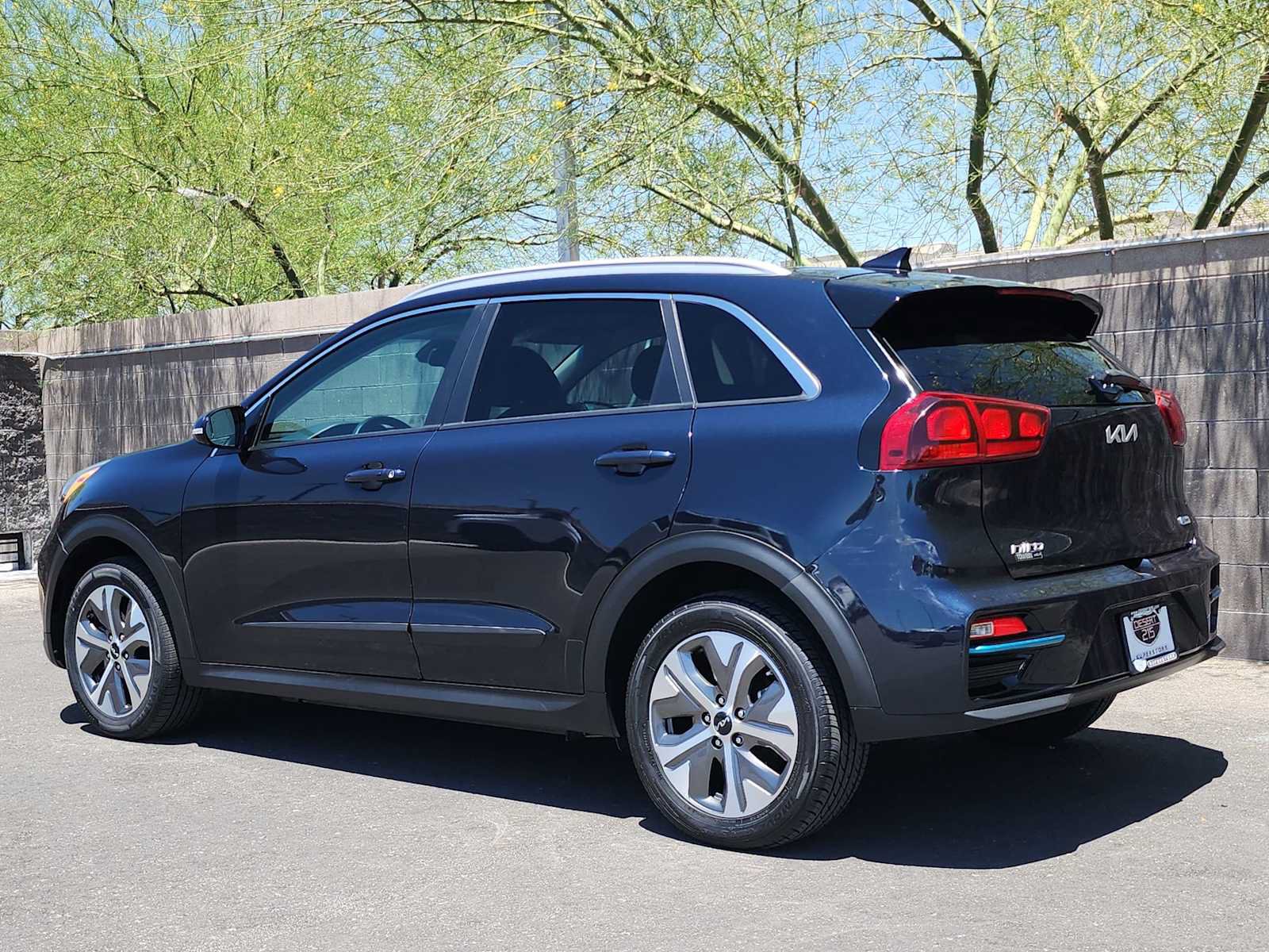 Used 2022 Kia Niro EX FWD image 6