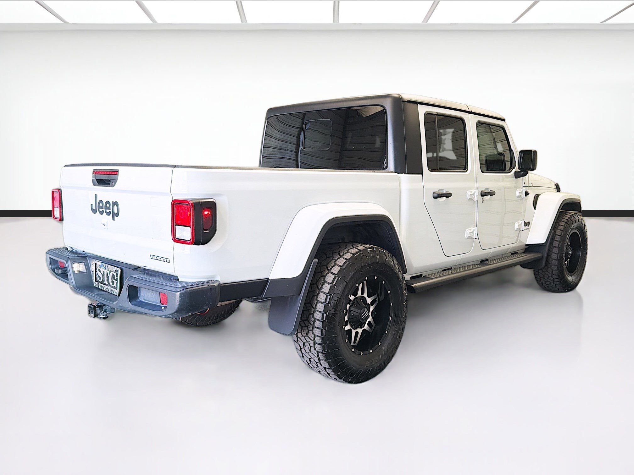 Used 2021 Jeep Gladiator Sport AWD/4WD image 4