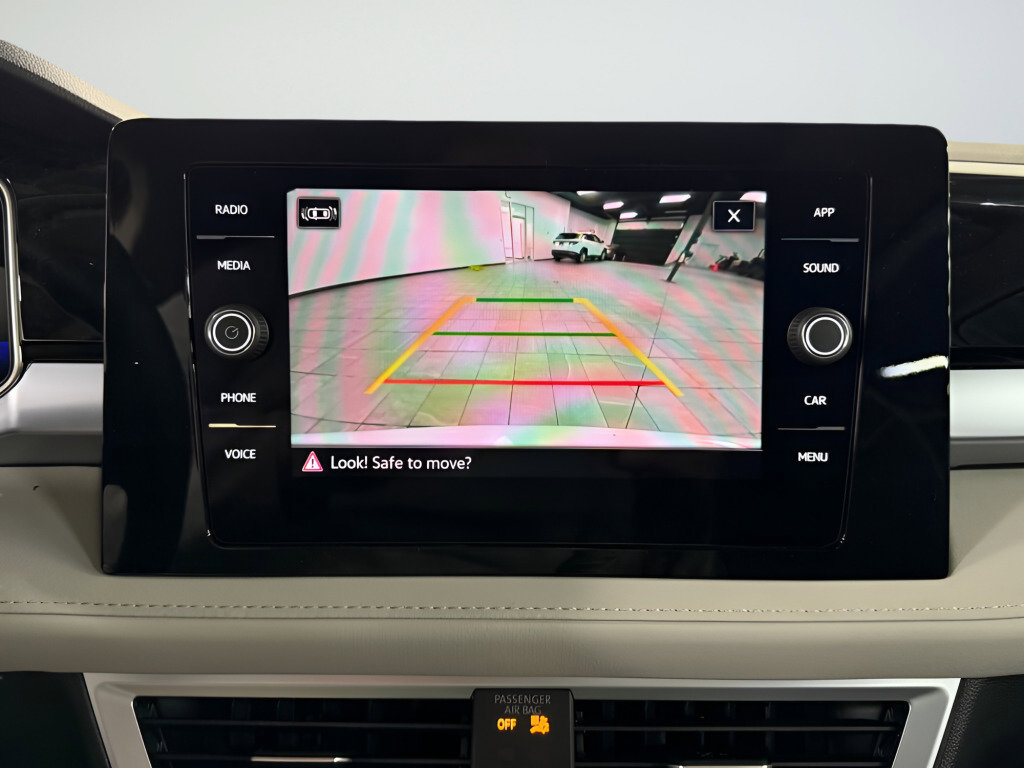 New 2025 Volkswagen Taos SE image 16