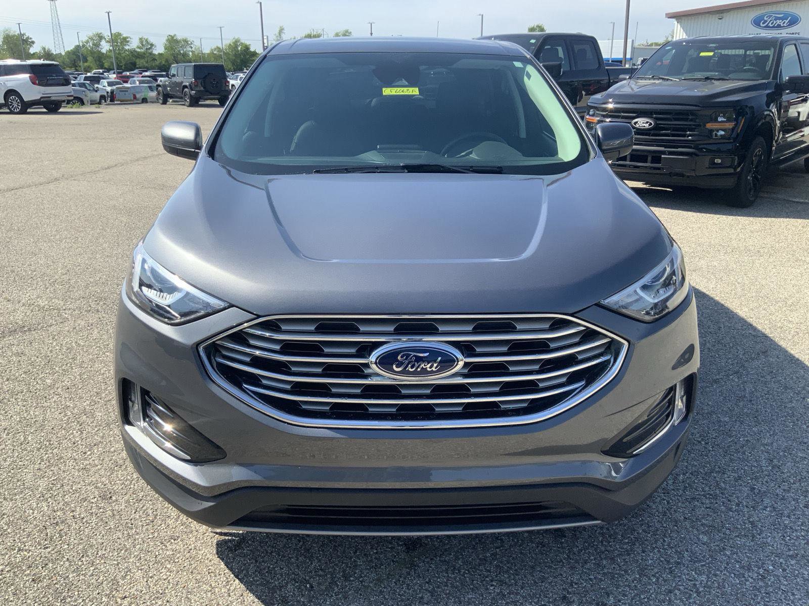 Used 2021 Ford Edge SEL w/ Convenience Package AWD/4WD image 3