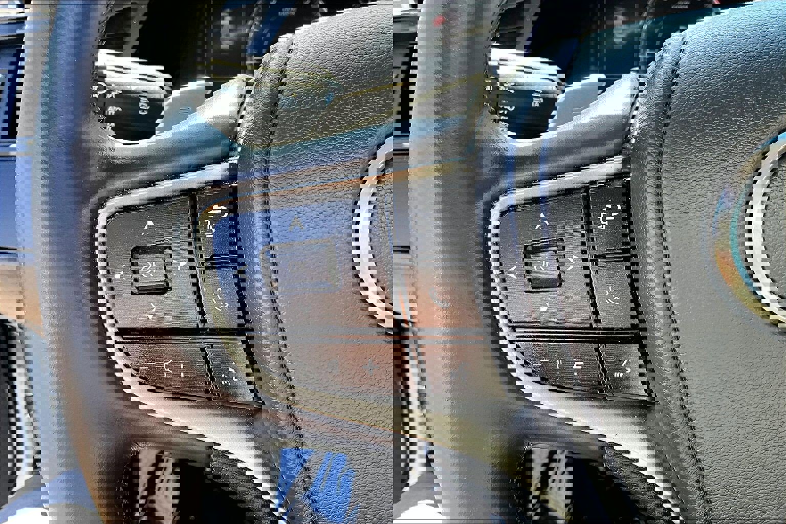 Used 2023 Lexus ES 350 w/ Premium Package image 17