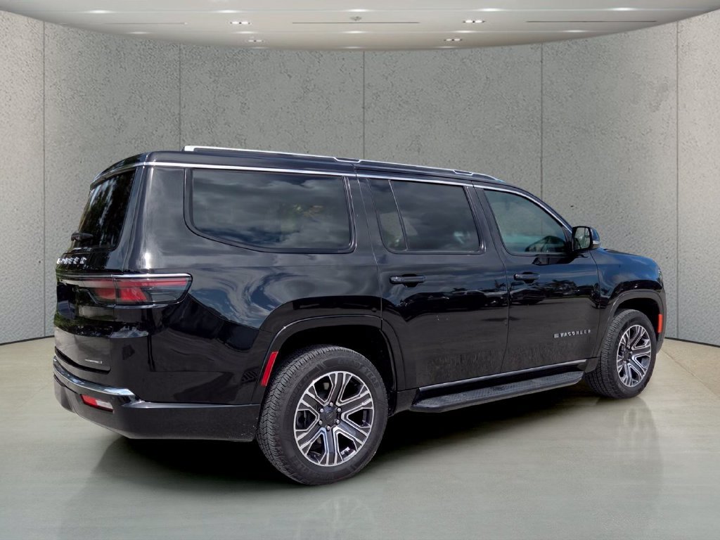 Certified 2024 Jeep Wagoneer Series II AWD/4WD image 5