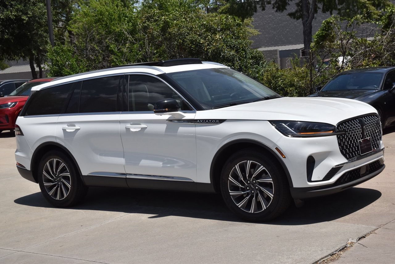 New 2026 Lincoln Aviator 2WD image 4