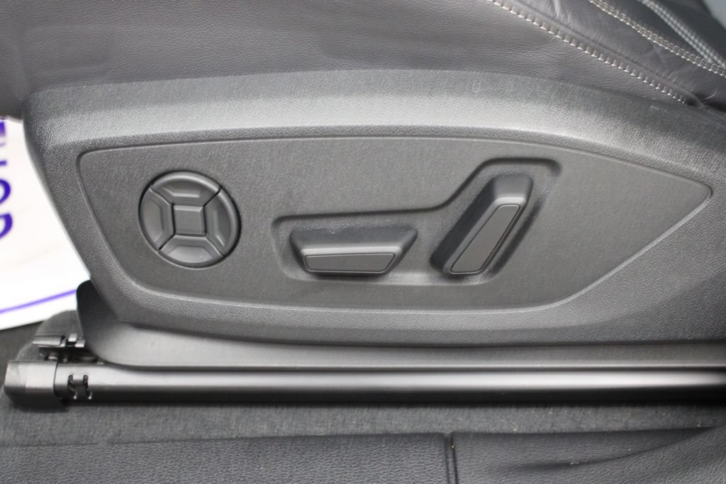 Used 2025 Audi Q3 2.0T Premium w/ Convenience Package AWD/4WD image 20