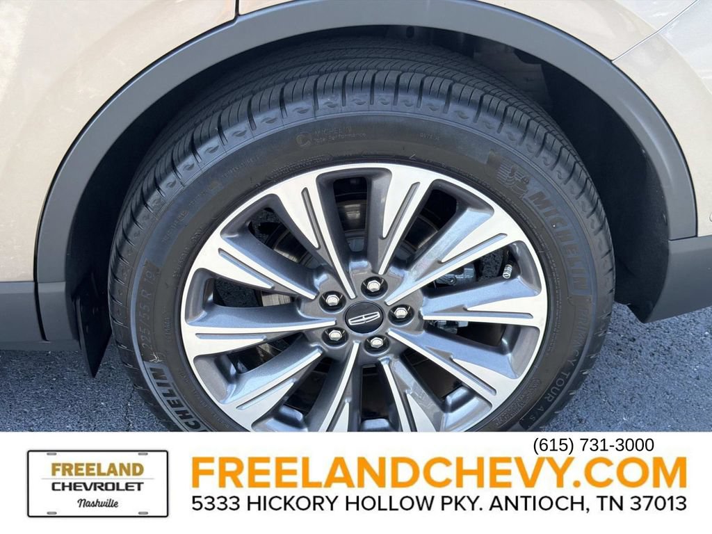 Used 2020 Lincoln Corsair Reserve w/ Equipment Group 201A FWD image 11