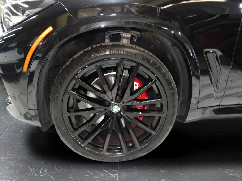 Used 2022 BMW X5 xDrive40i w/ M Sport Package image 11