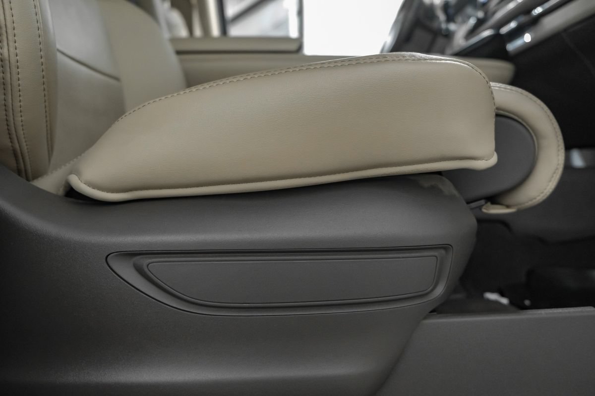 Used 2022 Lincoln Navigator L Reserve AWD/4WD image 32