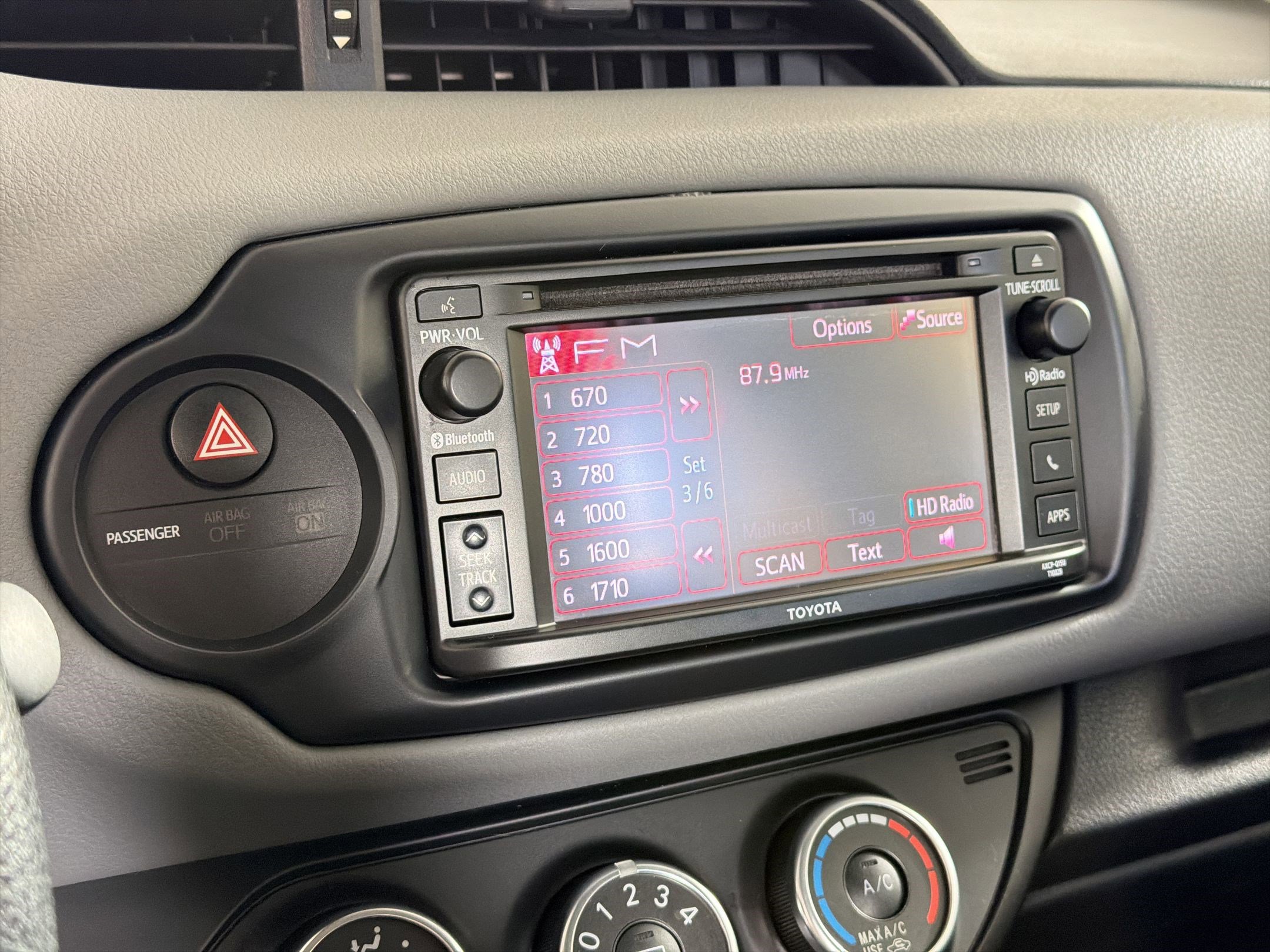 Used 2017 Toyota Yaris L w/ Carpet Mat Package image 23