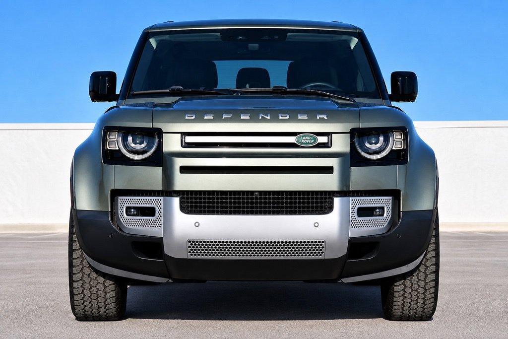 Used 2024 Land Rover Defender 90 S AWD/4WD image 2