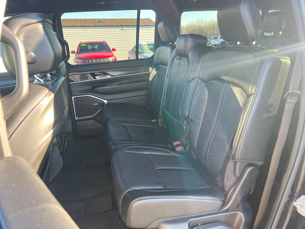 Used 2024 Jeep Wagoneer L Series II w/ Flexible Seating Group image 13