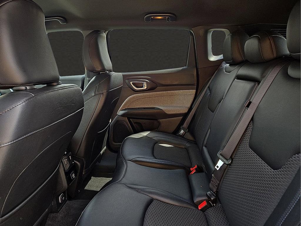 Used 2024 Jeep Compass Latitude AWD/4WD image 9