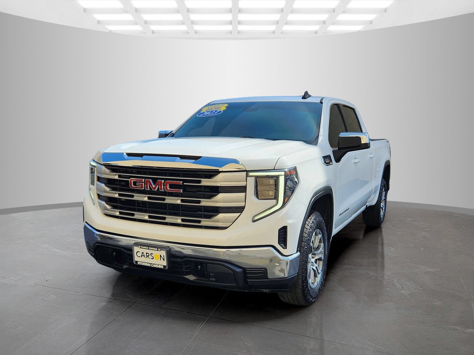 Used 2023 GMC Sierra 1500 SLE w/ X31 Off-Road Package AWD/4WD image 3